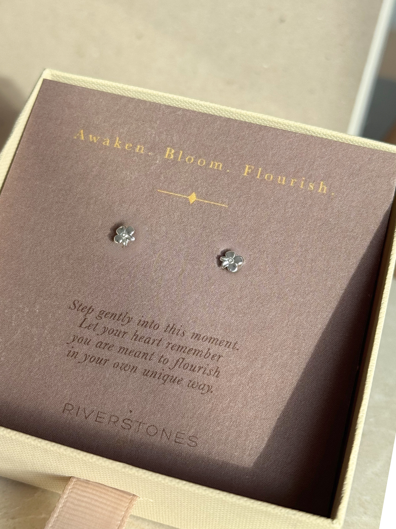 Bloom studs zilver